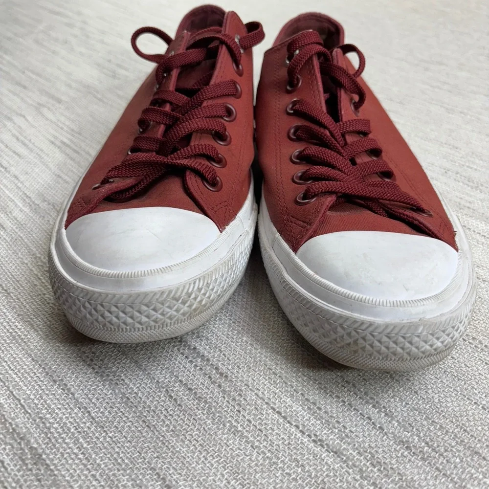 Converse Chuck Taylor All Star Low Top Sneakers Burgundy Red Canvas Men's 8.5 - Picture 2 of 9